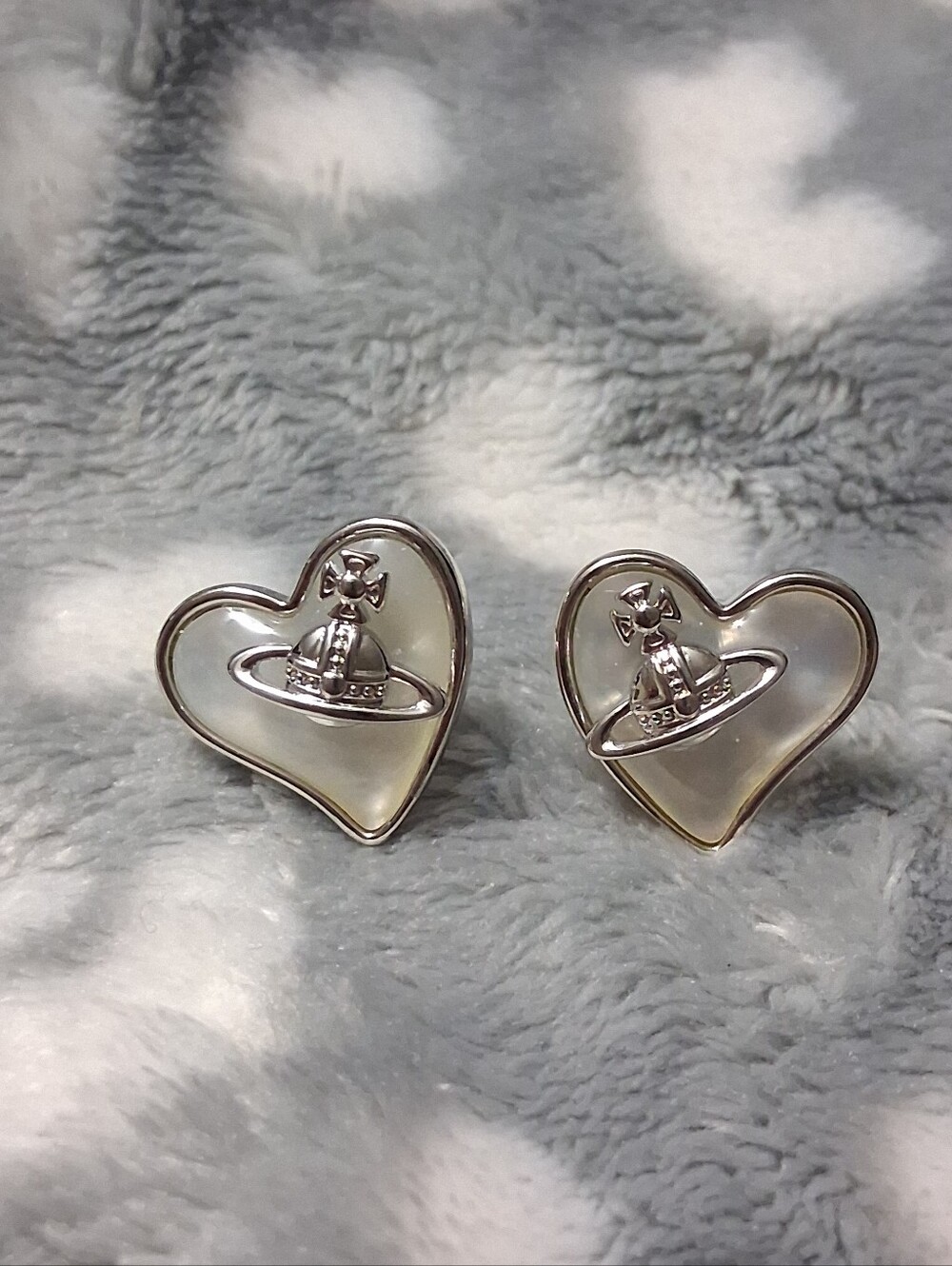 Fashion Jewelry Silver Heart-Shaped Mother Of Pearl Stud Earrings